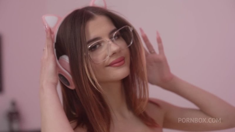 Babypuppe (19-jähriger dünner Teenager und alte Italienerin mit fettem Schwanz) [2024, Anal, Gesichtsficken, offene Ohren, Ohrfeigen, kleine Titten, 1080p]